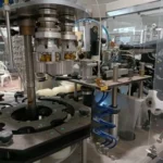 Linea di imbottigliamento vetro per gravità usata — foto 1