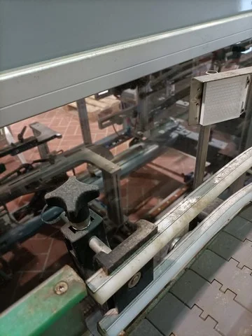 Used gravity glass bottling line photo 11