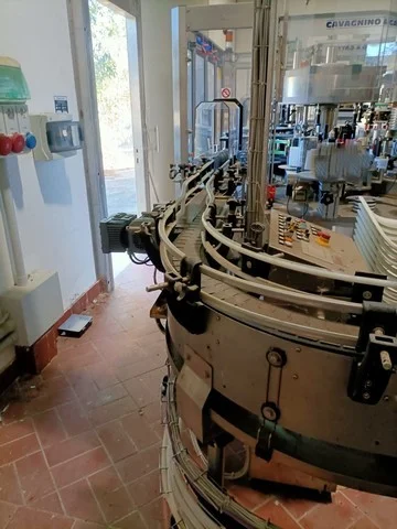 Used gravity glass bottling line photo 12