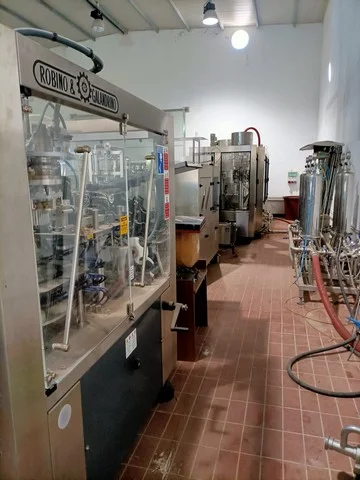 Used gravity glass bottling line photo 14