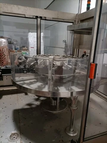 Used gravity glass bottling line photo 6