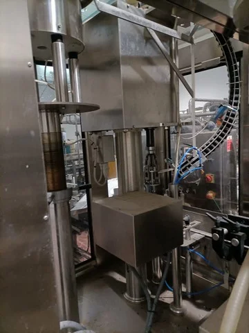Used gravity glass bottling line photo 7