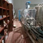 Linea di imbottigliamento vetro per gravità usata — foto 9