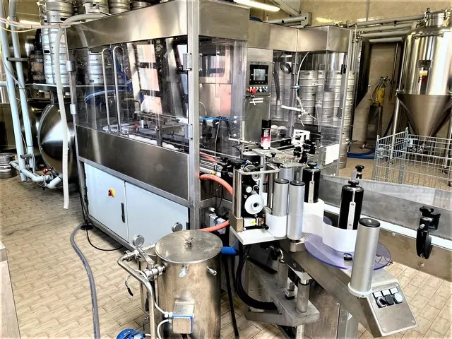Used filling monoblock isobaric Axtra photo 4