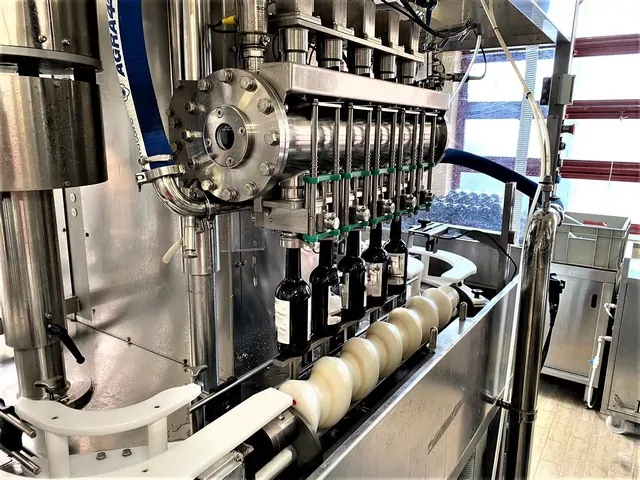 Used filling monoblock isobaric Axtra photo 5