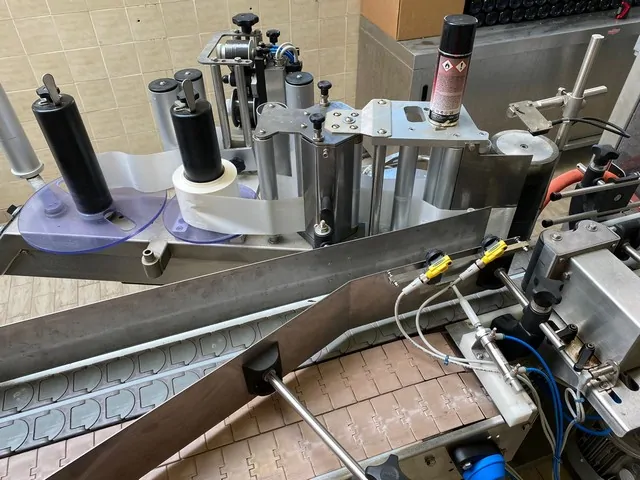 Used filling monoblock isobaric Axtra photo 7