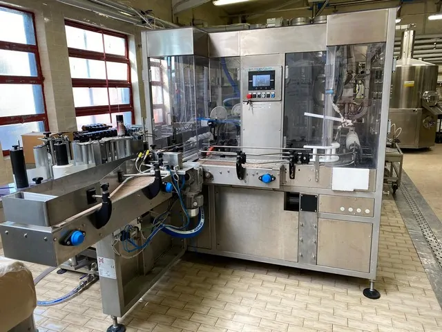 Used filling monoblock isobaric Axtra photo 8