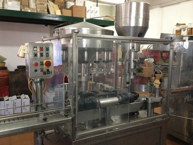 Used filling monoblock GAI 3000 elv photo 2