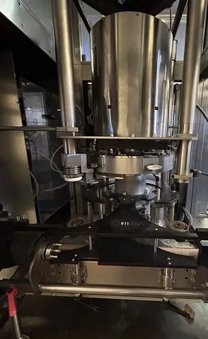 Used filling monoblock Bertolaso 40.6.4 photo 3