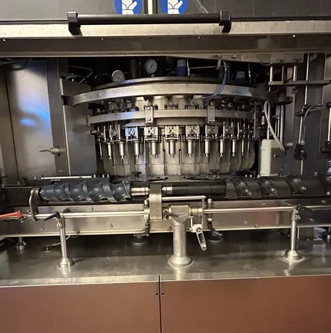 Used filling monoblock Bertolaso 40.6.4 photo 9