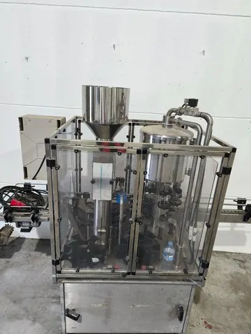 Used Filling Monoblock 8.1 Salvany 2009 photo 4