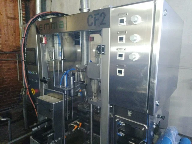 Used Emma gravity can filling monoblock photo 3