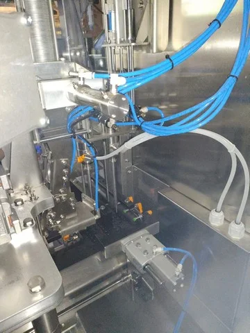 Used Emma gravity can filling monoblock photo 4