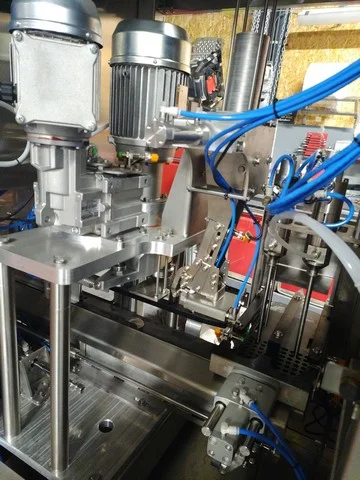 Used Emma gravity can filling monoblock photo 5