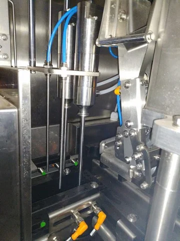 Used Emma gravity can filling monoblock photo 8