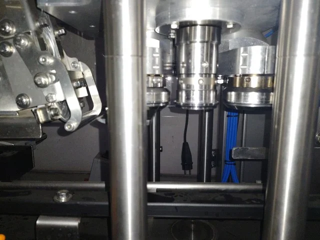 Used Emma gravity can filling monoblock photo 9