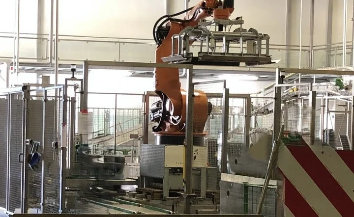 Used Kuka palletizer photo 3