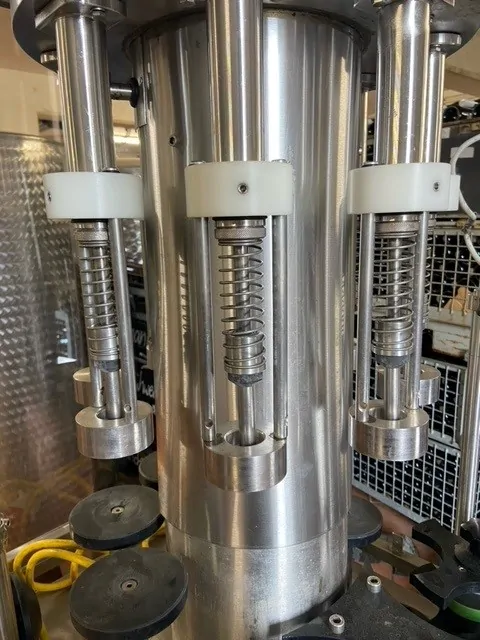 Used filler Clifom Europa 1.600 bph photo 5