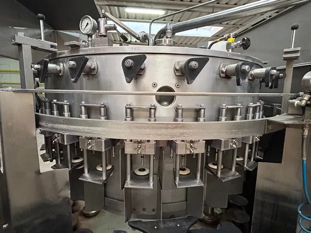 Used Filler Bertolaso 24v isobaric photo 10