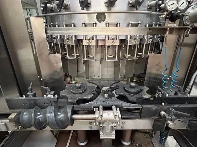 Used Filler Bertolaso 24v isobaric photo 9