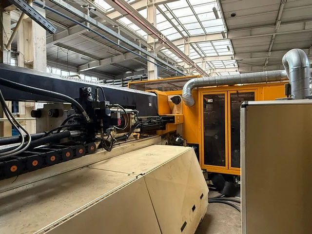 Used pet preform presses Husky photo 8