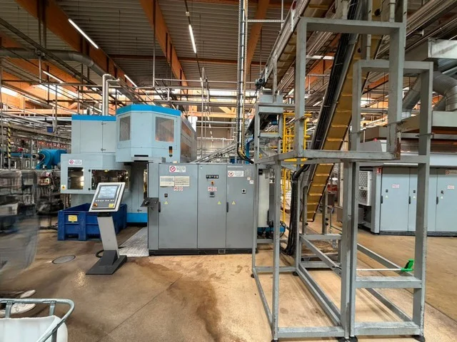 Used Sipa Pet Blow Molding Machine photo 2