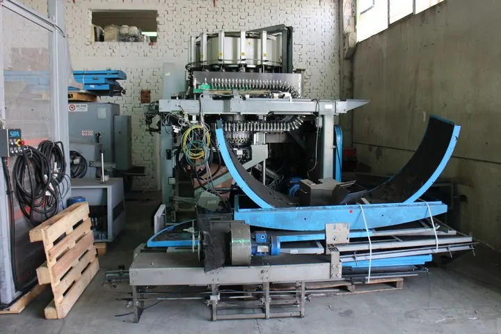Used PET Blower Sipa Sfr 16 photo 5