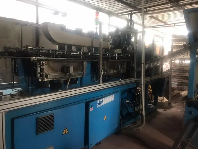 Used Blow Moulding Machine Sipa Sf-08004 photo 4