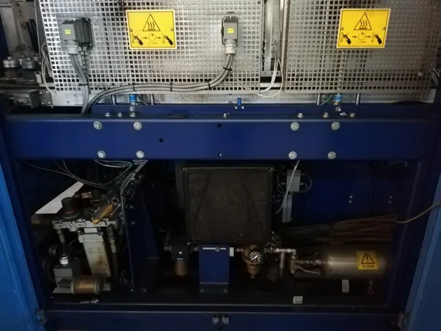 Blow Moulding Machine Terta Pak Dynablow db 30