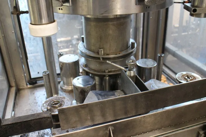 Used capper Bertolaso Sigma 606 photo 2