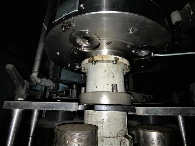 Used capper Bertolaso Delta 504 R/S photo 2