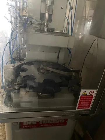 Used capper Bertolaso self level system photo 2
