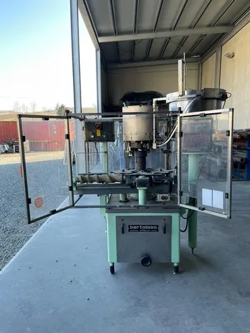 Used capper Bertolaso plastic mushroom photo 3