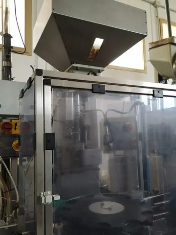 Used capper Bertolaso 3.000 bph photo 3