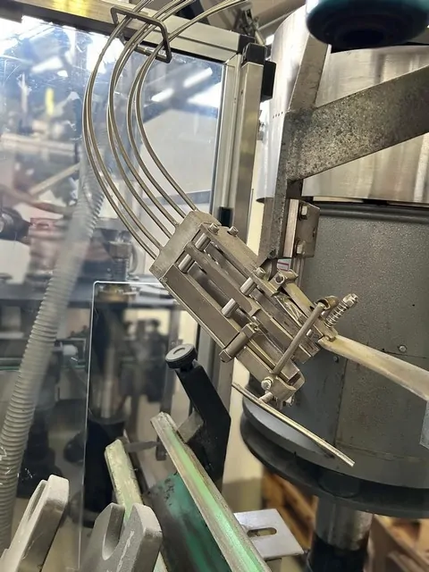 Tappatore 30×60 Stelvin 2.500 bph Usato